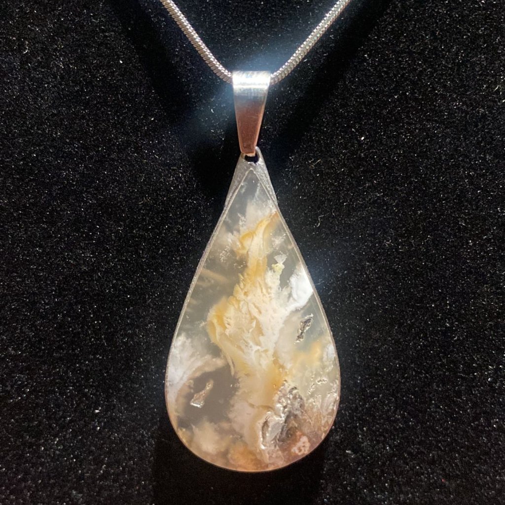 White Plum Agate Teardrop Crystal Pendant (Xl)